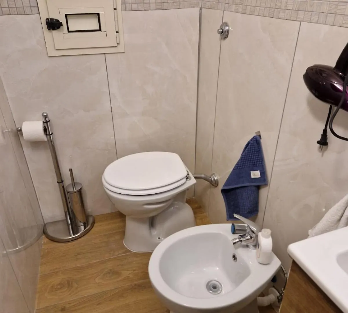 Apartment B&B Tipico Naples Italy
